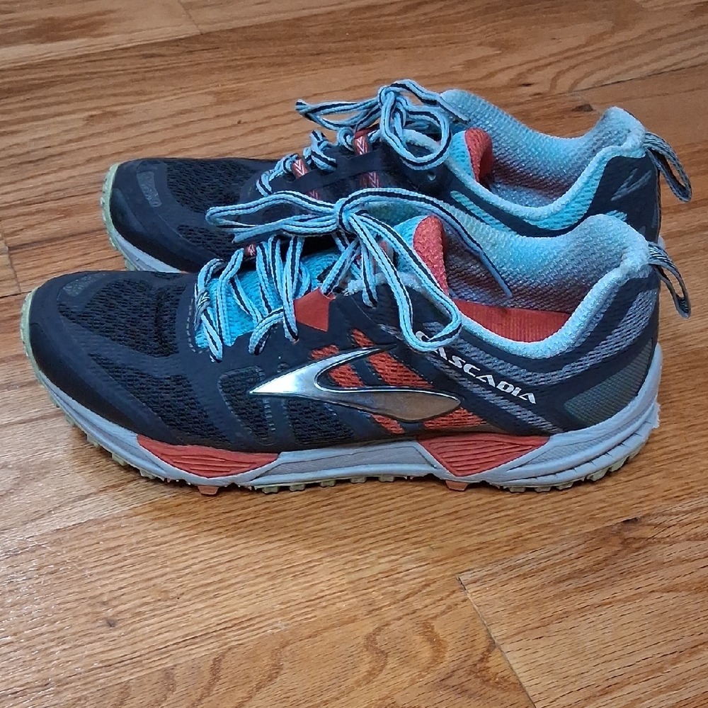 Brooks Cascadia 11 Trail Black and Blue Athletic Shoes Size - 8
